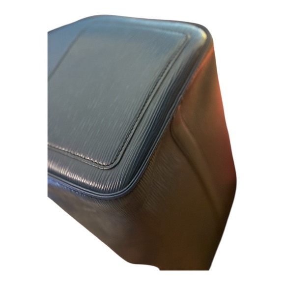 Vintage Louis Vuitton Speedy 30 – Blue Epi Leather – Excellent Condition - Picture 8 of 13